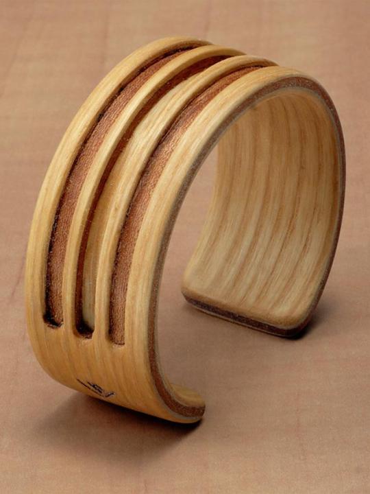 houten sieraden rond en schuin